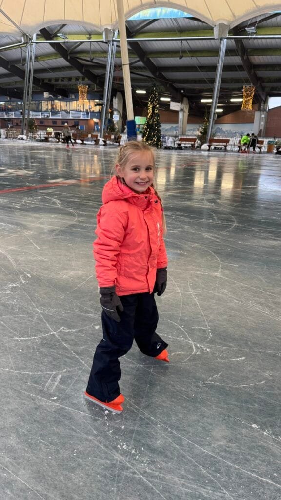 Kind aan het schaatsen bij De Scheg in Deventer