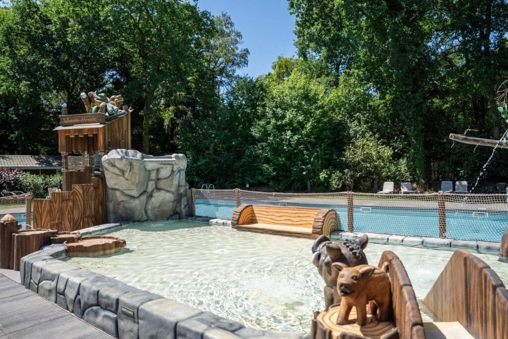 Peuterbad met speelobject van Park De Rimboe & De Woeste Hoogte
